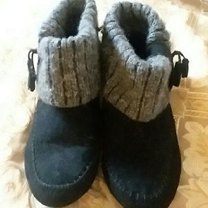 Airwalk suede booties